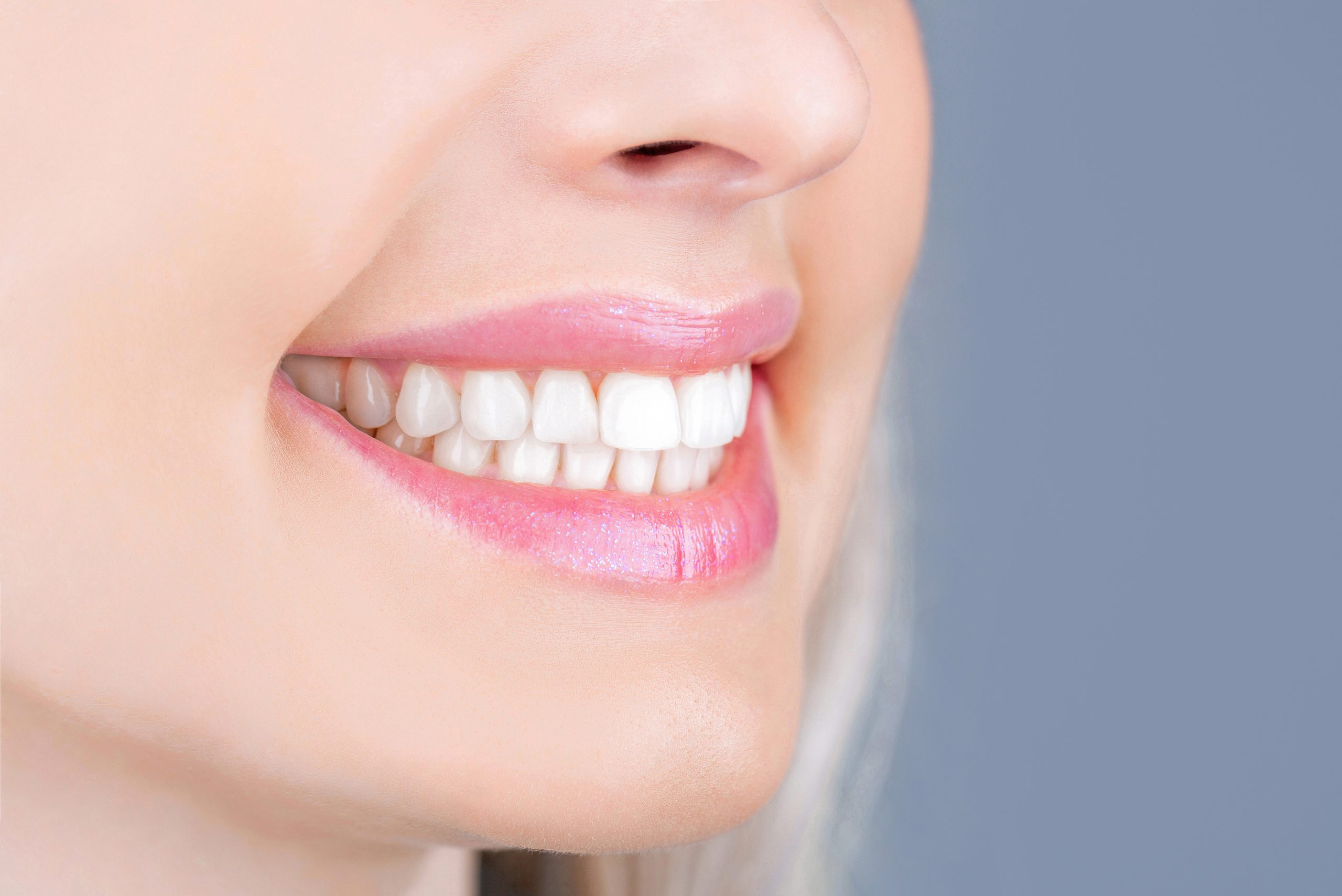 How to Naturally Keep Your Teeth White