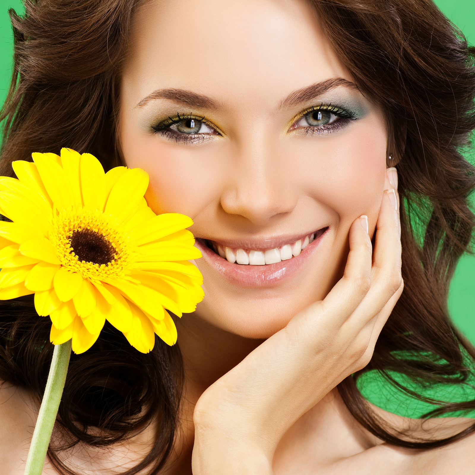 Tips to Keep Your Teeth Healthy This Spring